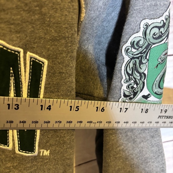 Slytherin Harry Potter Universal Studios Oversized Crewneck Gray Sweater XS - Picture 5 of 8